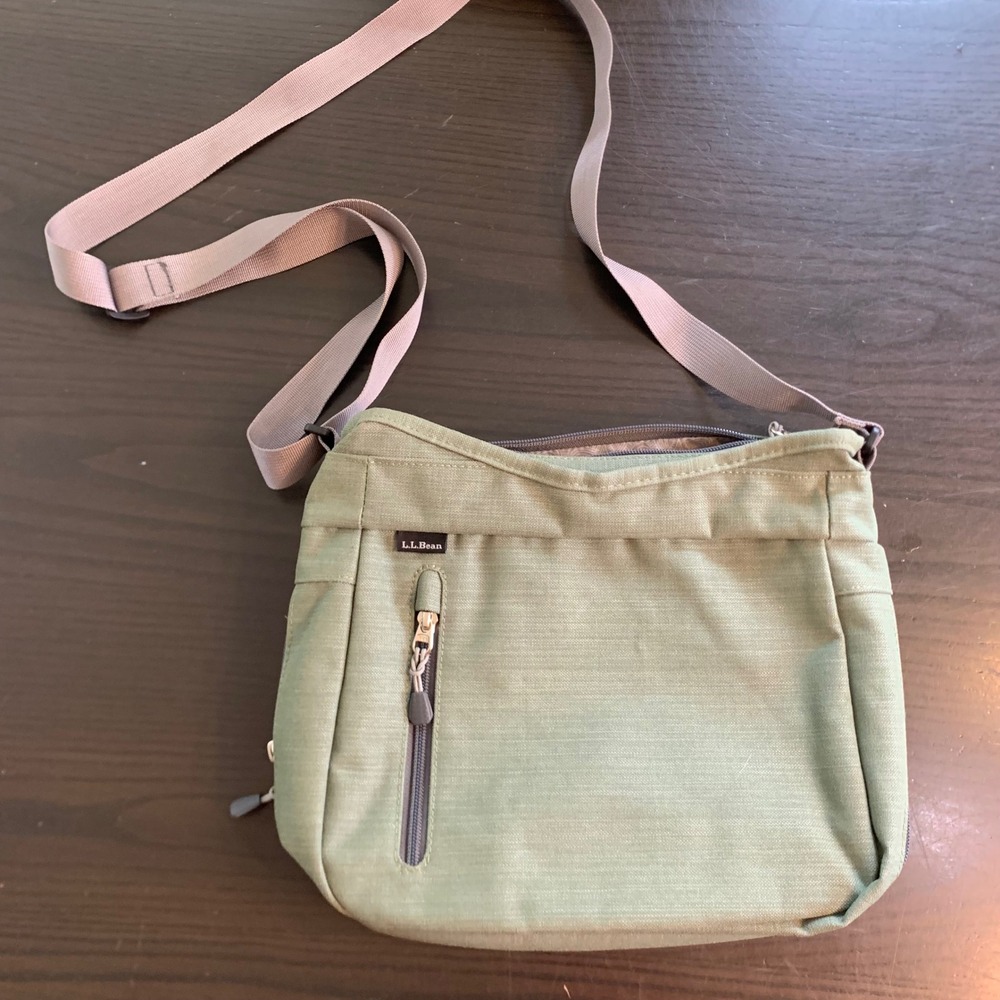LL Bean Sage Green Crossbody Travel Bag Adjustable Strap Organizer Pocket